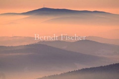 Mittelgebirgsketten Abendlicht - Zum Vergroessern klicken!