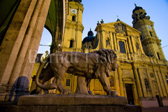 Theatinerkirche - Zum Vergroessern klicken!
