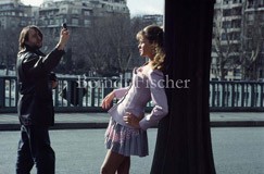 Modefotografie Modell Fotograf Br�ckenpfeiler - Zum Vergroessern klicken!