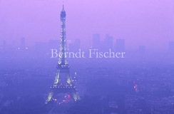 Eiffelturm La Defense blaue Stunde - Zum Vergroessern klicken!