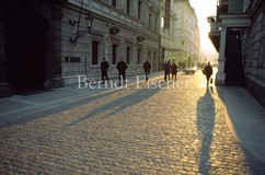 Altstadt Kopfsteinpflaster Licht Schatten  - Zum Vergroessern klicken!