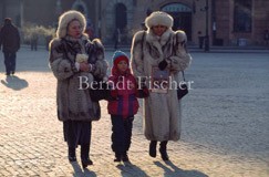 Marktplatz B�rgerh�user Altstadt Warschau  - Zum Vergroessern klicken!